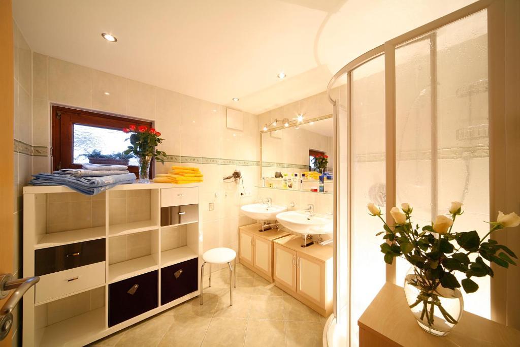 Apartment Haus Schatz 키츠부헬 객실 사진