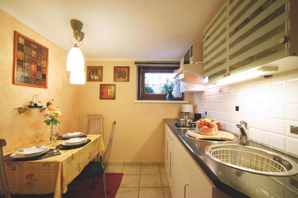 Apartment Haus Schatz 키츠부헬 객실 사진